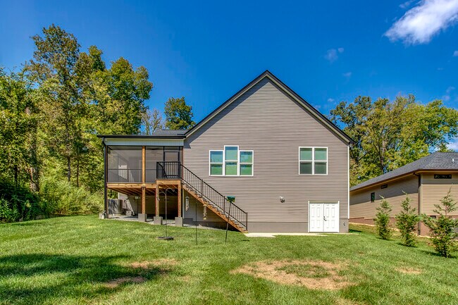 Building Photo - 310 Dudala Way