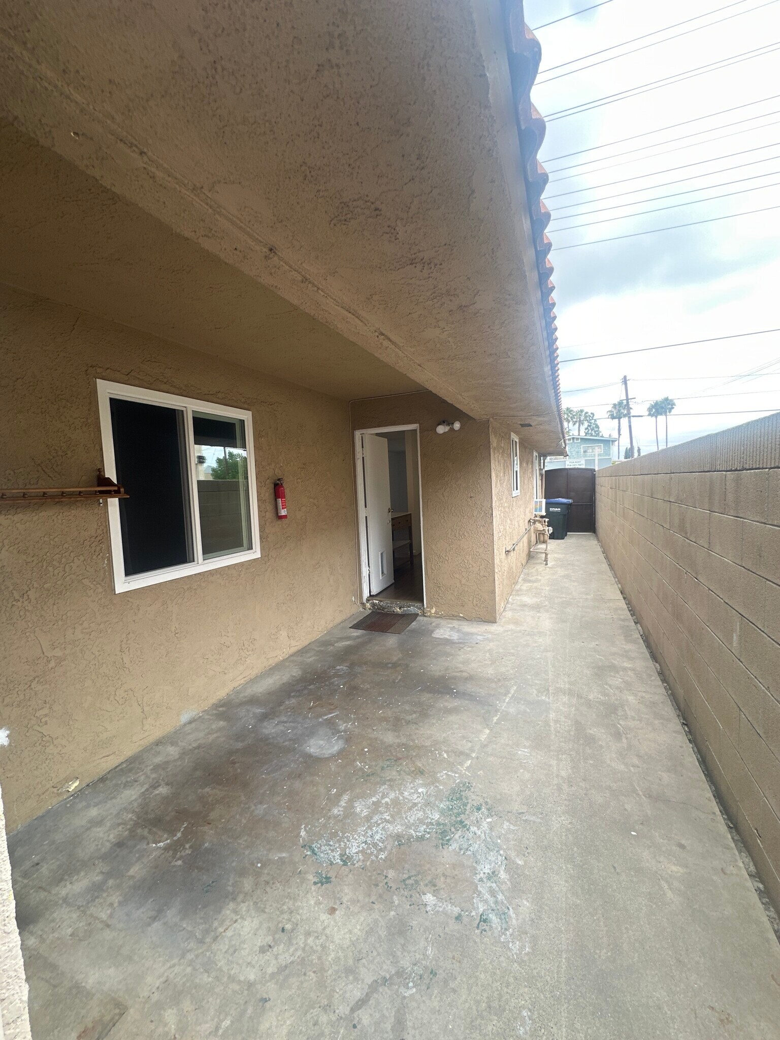 Building Photo - 531 N Batavia St
