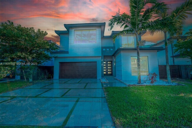 Building Photo - 15976 SW 136th Terrace