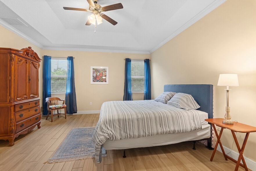 Primary bedroom (2) - 2557 Saint Lucia Cir