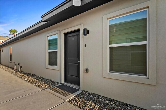 Building Photo - 14 Brito Ln