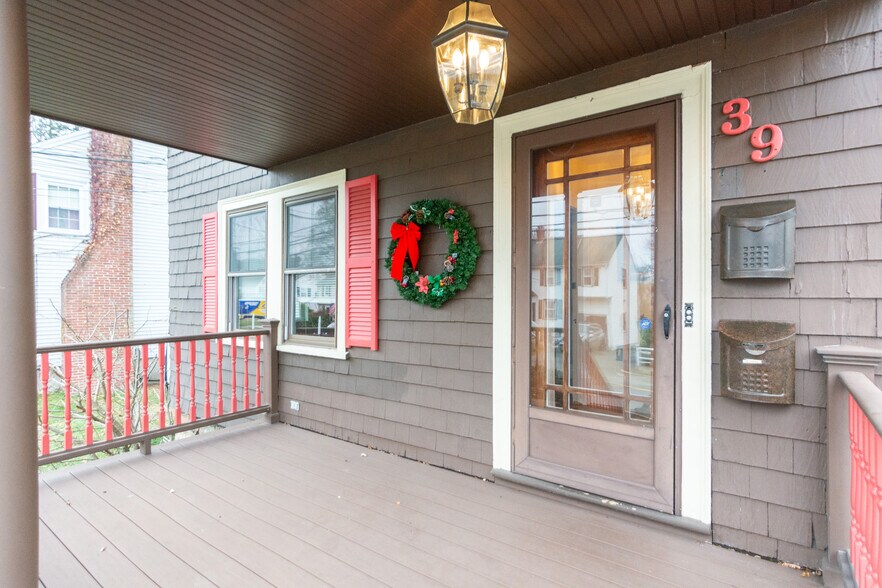 Building Photo - 39 Gould St