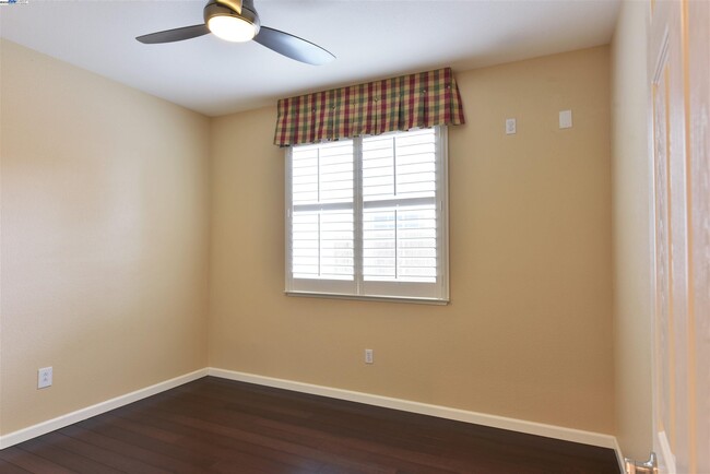Building Photo - 35 Belize Ct