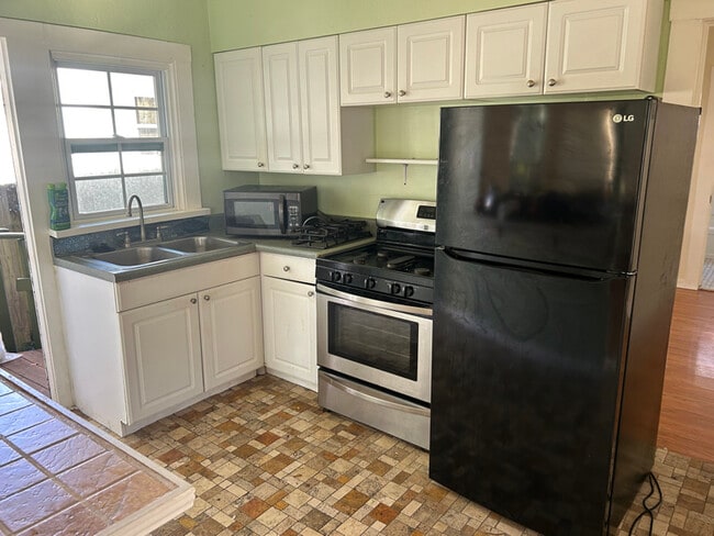 Building Photo - 2535 2nd Ave N