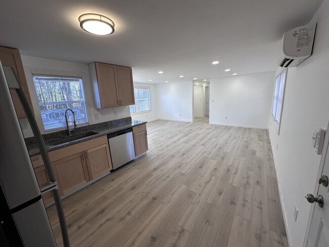 Building Photo - 1416 Oak Ln