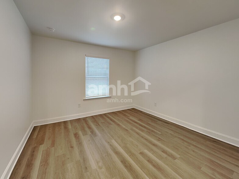 Building Photo - 1419 Aquamarine Dr