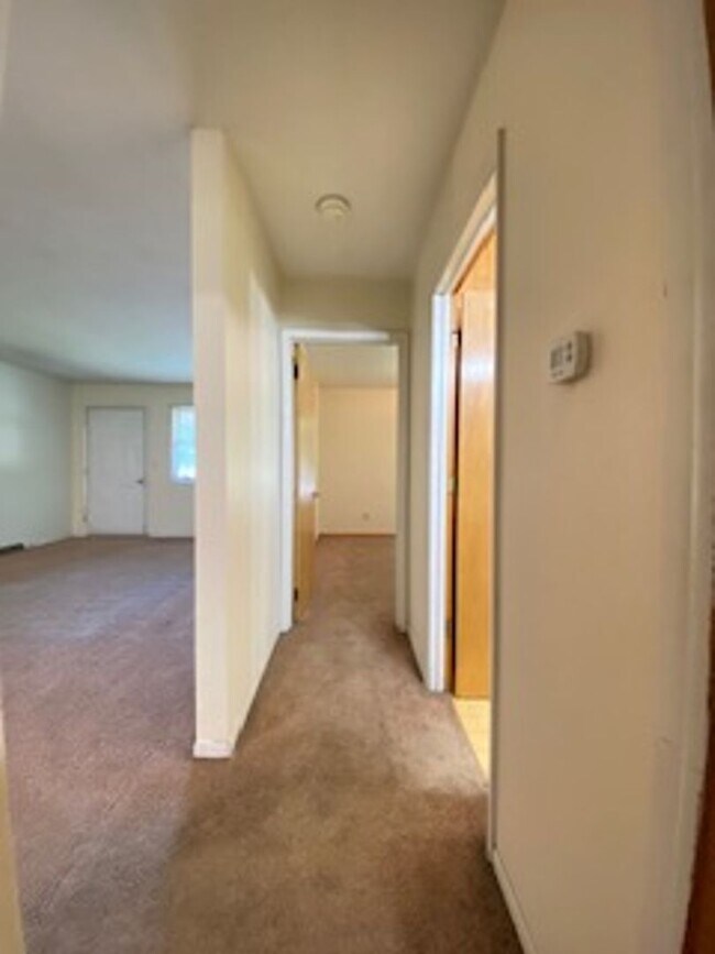 Building Photo - 1721 Graceland Ct