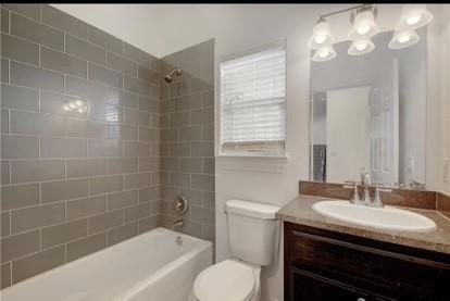 Building Photo - 404 Mesa Dr