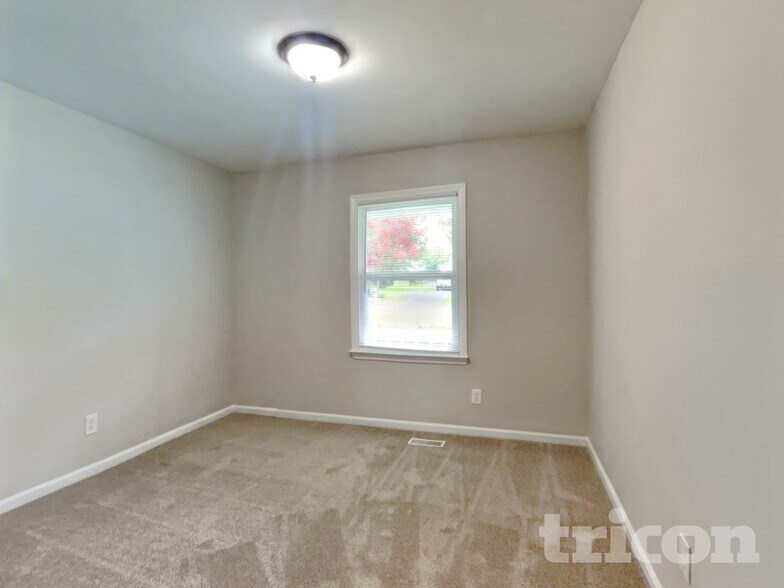 Building Photo - 176 Kay Ln