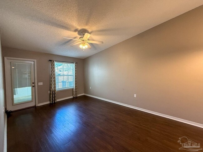 Building Photo - 2511 Trailwood Dr