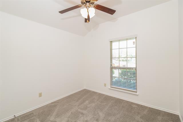 Building Photo - 1321 Honeywood Ln