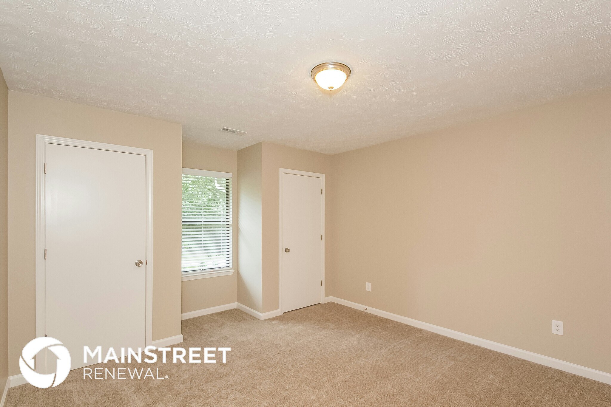 Building Photo - 3017 Medina Dr