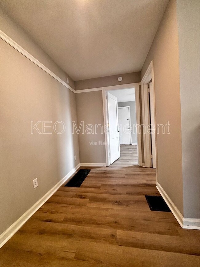 Building Photo - 235 E Xenia Dr