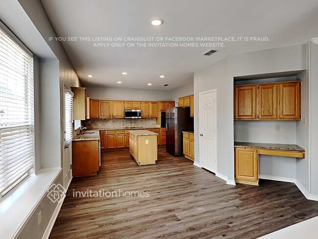 Building Photo - 6208 Sandstone Dr