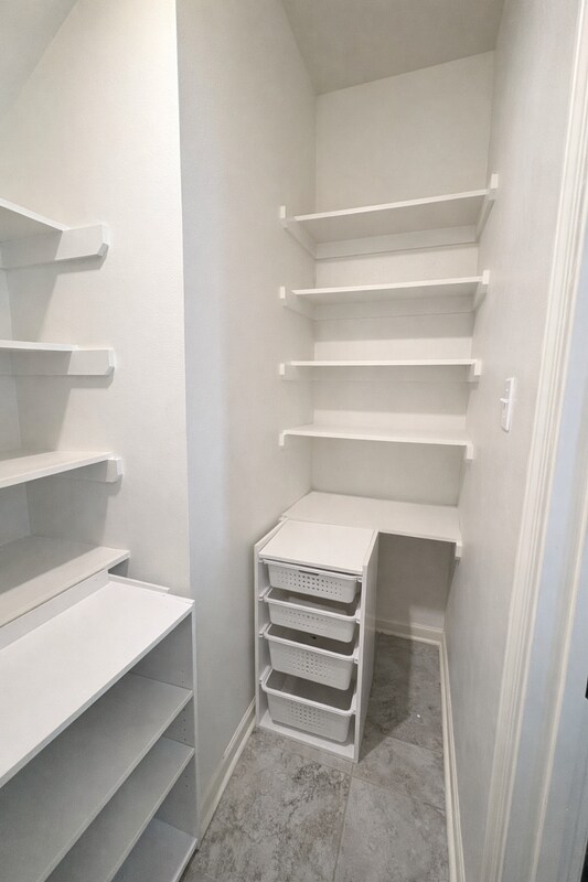 Building Photo - 1513 R. Esplanade