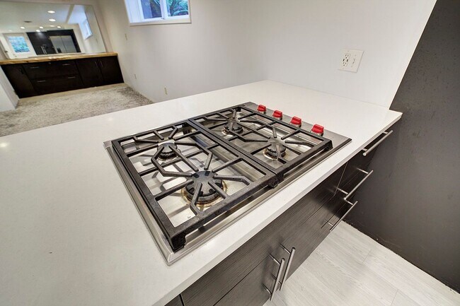 Building Photo - 5Bd/2.5Ba Redmond House