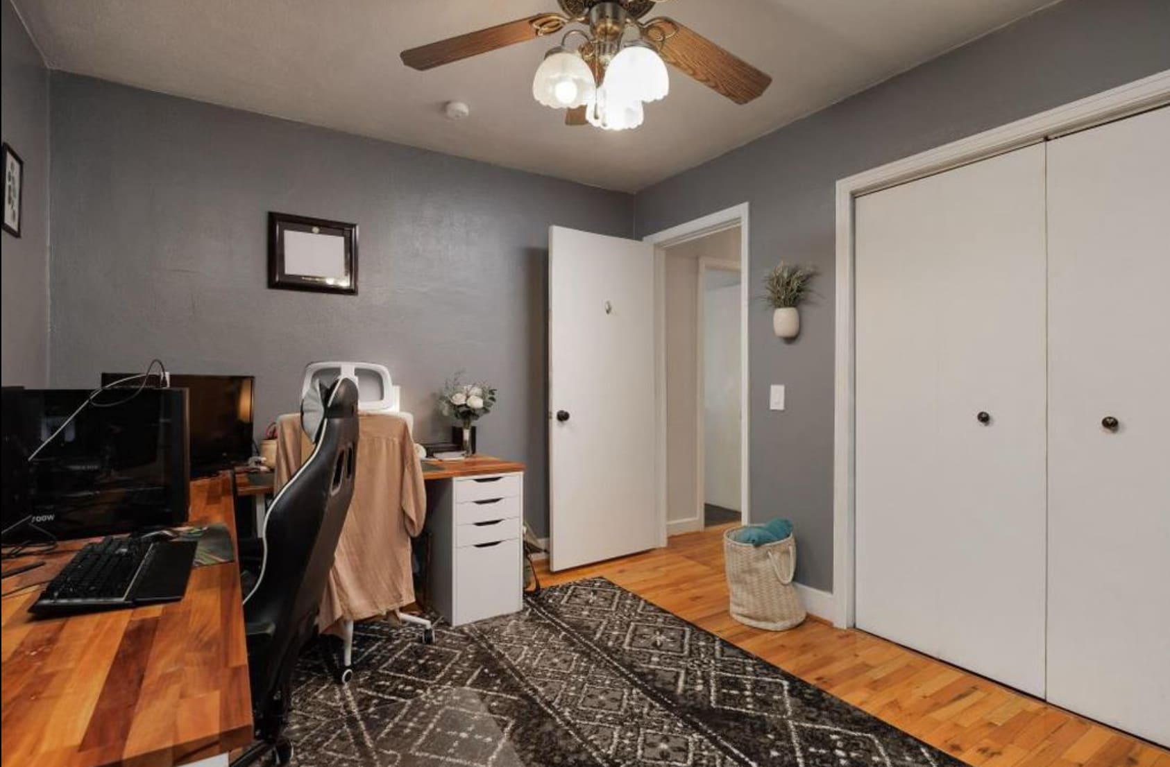 Building Photo - 3606 Gleason Dr