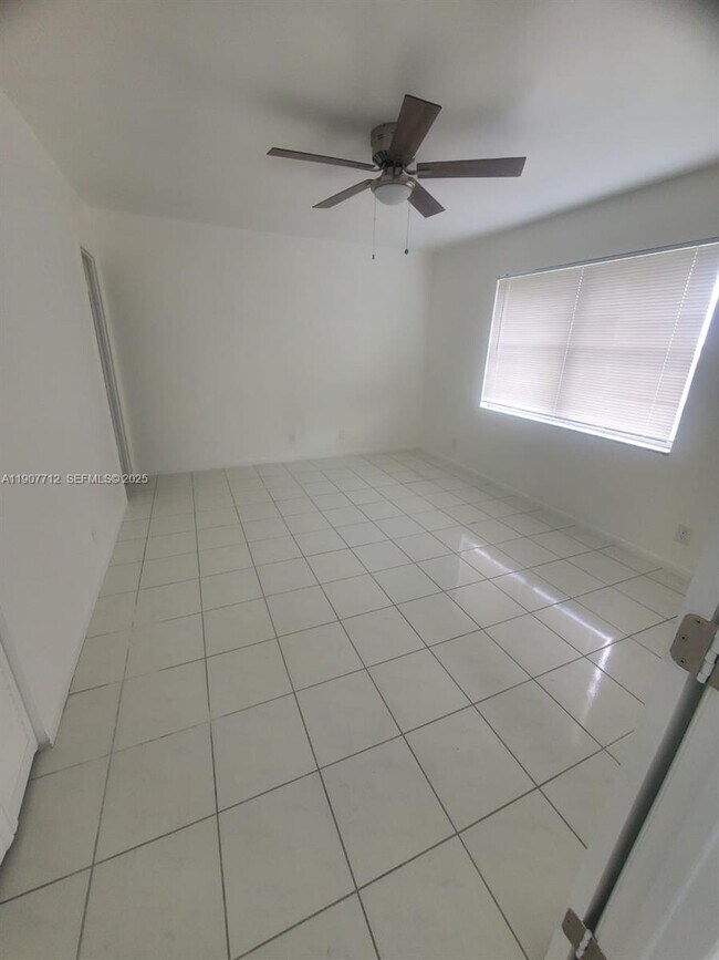 Building Photo - 3300 Spanish Moss Terrace