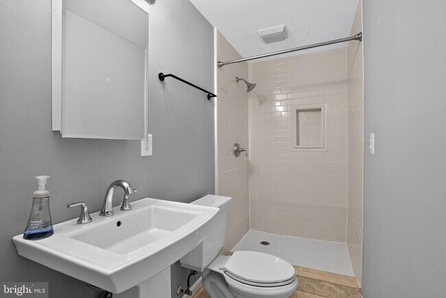 Building Photo - 10820 Split Oak Ln