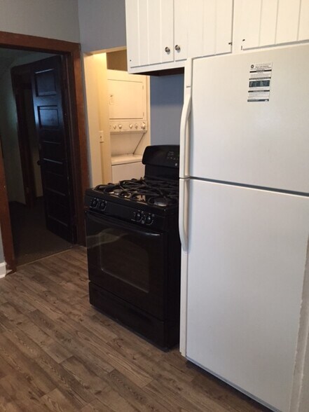 Building Photo - 315 E Smith Ave