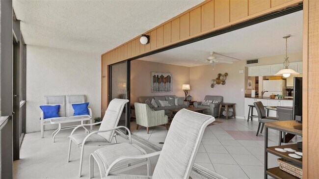 Building Photo - 1700 Cove II Pl