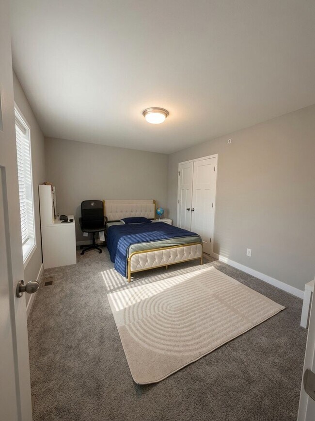 Building Photo - 4782 Martingale Dr