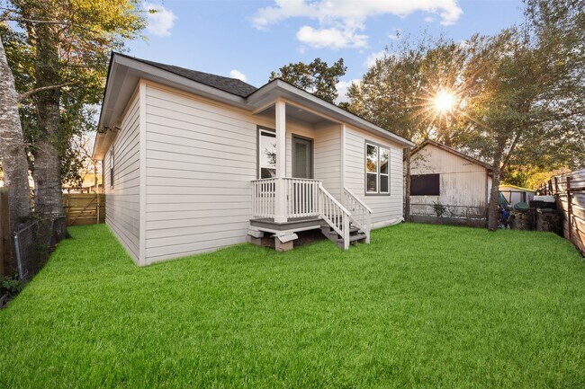 Building Photo - 610 Lettie St