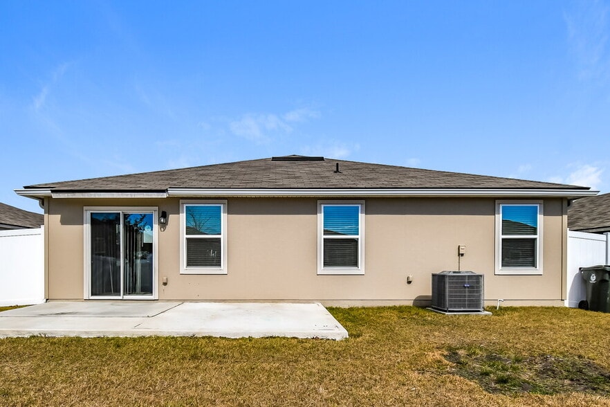 Building Photo - 2283 Pebble Point Dr