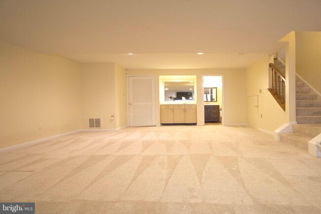 Building Photo - 5339 Buxton Ct