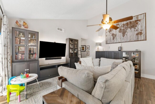Building Photo - 203 Timberlane Cir