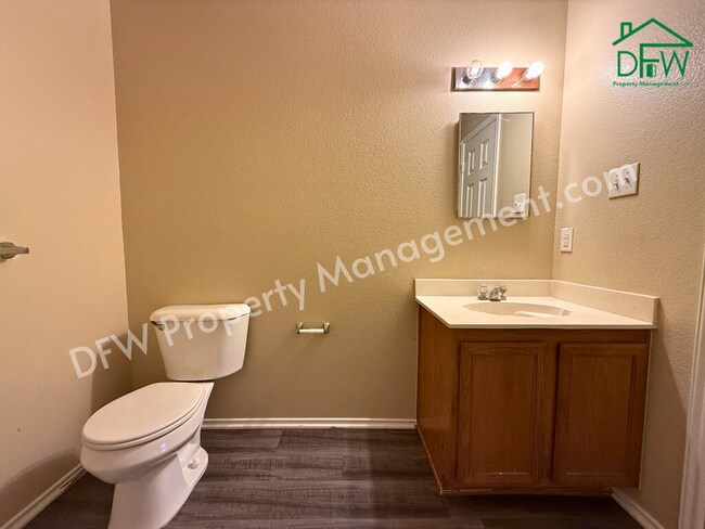 Building Photo - 2-Story 4 BR Home with Large Backyard & Game Room