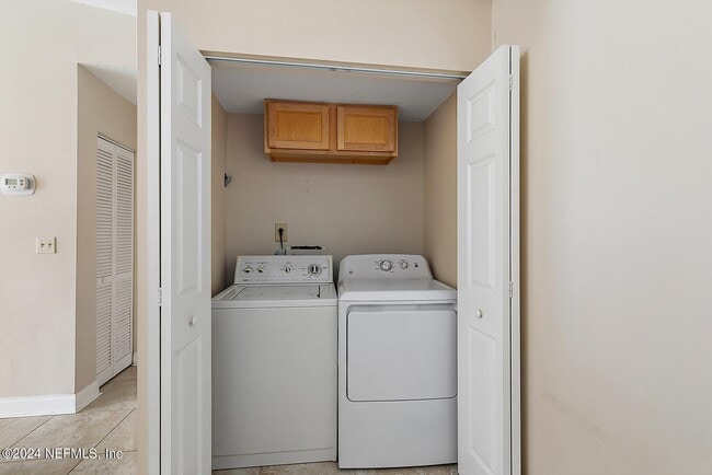 Building Photo - 1062 Sea Hawk Dr E