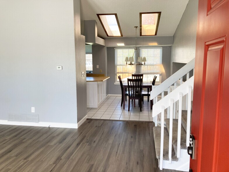 Entry - 8033 S Garrison Way