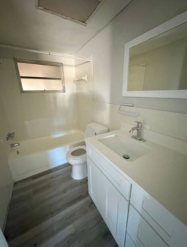 Building Photo - 3606 Blackhawk Dr