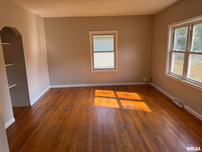 Building Photo - 2826 W 47th St