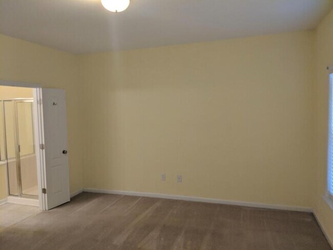 Building Photo - 35 Brightmore Dr