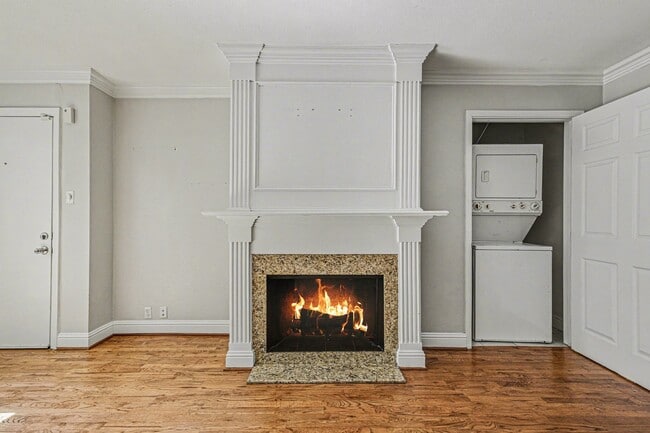 Building Photo - 5222 Fleetwood Oaks Ave