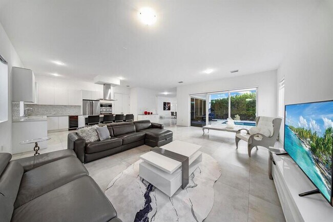 Building Photo - 10081 NW 75th Terrace