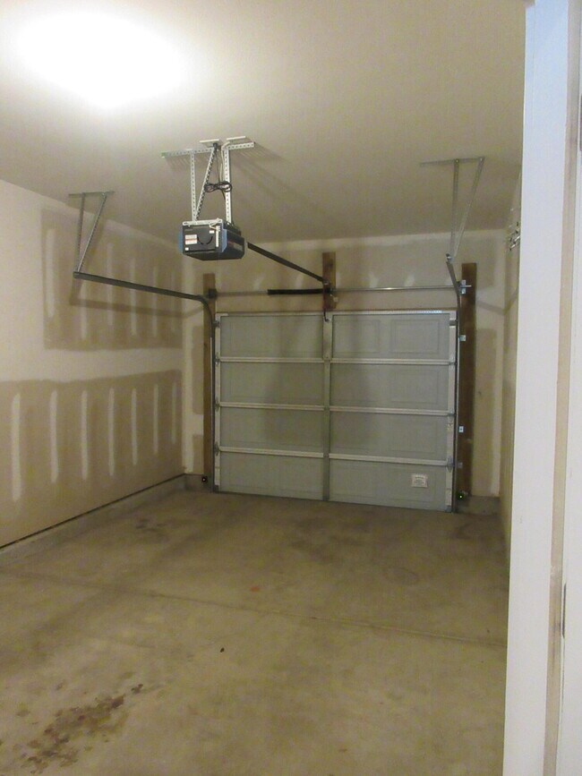 Building Photo - 1666 Ruger Dr