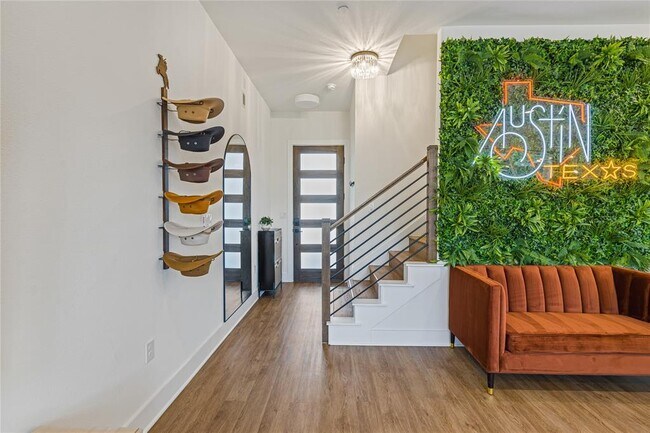 Building Photo - 1811 Webberville Rd