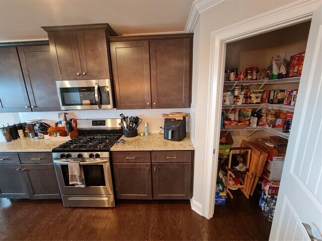 Building Photo - 919 Wheat Ridge Dr