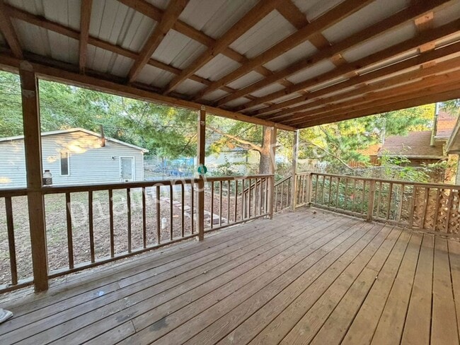 Building Photo - MOVE IN SPECIAL!  Cute 3 bedroom home close to Evangel University and Spfd/Green County Park Board