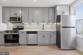 Building Photo - 627 N 16th St