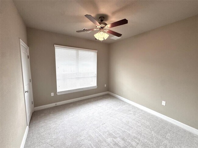 Building Photo - 4705 Rosedale Ave