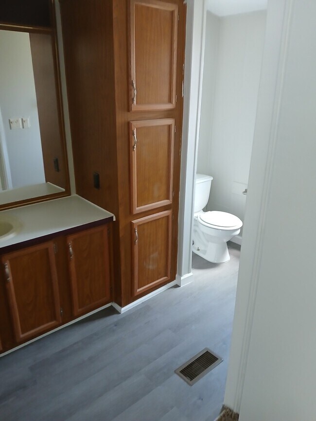 Building Photo - Mobile Home For Sale