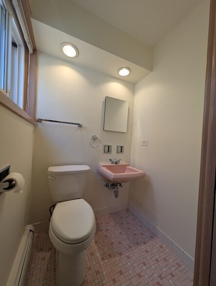 Building Photo - 6537 N Natoma Ave