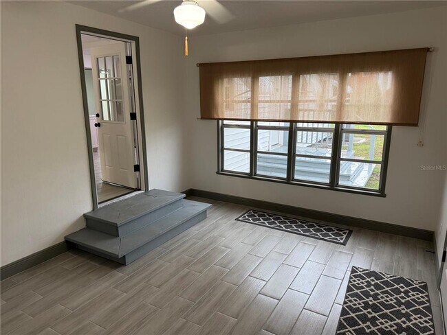 Building Photo - 1800 Demastus Ln