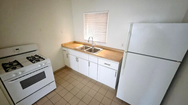 Building Photo - 24 Brooks Ave