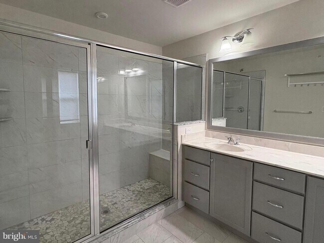 Building Photo - 208 Segel Dr