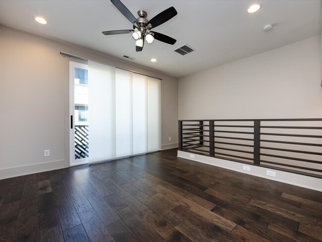 Building Photo - 237 Domain Way